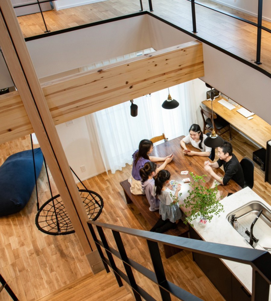 旗竿地で叶えた、大空間の遊べる家