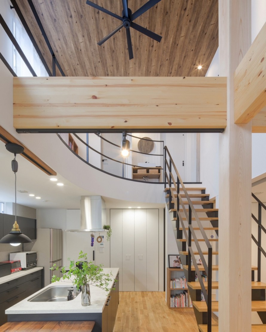 旗竿地で叶えた大空間の遊べる家