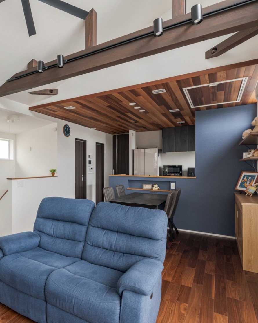 地下シアタールームと書斎を叶えた家