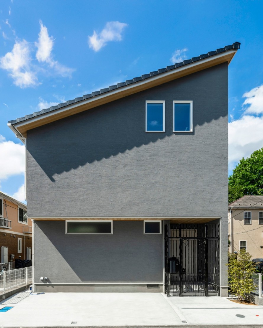 美しい景観と陽光を採り込む、シンプル・モダンな家