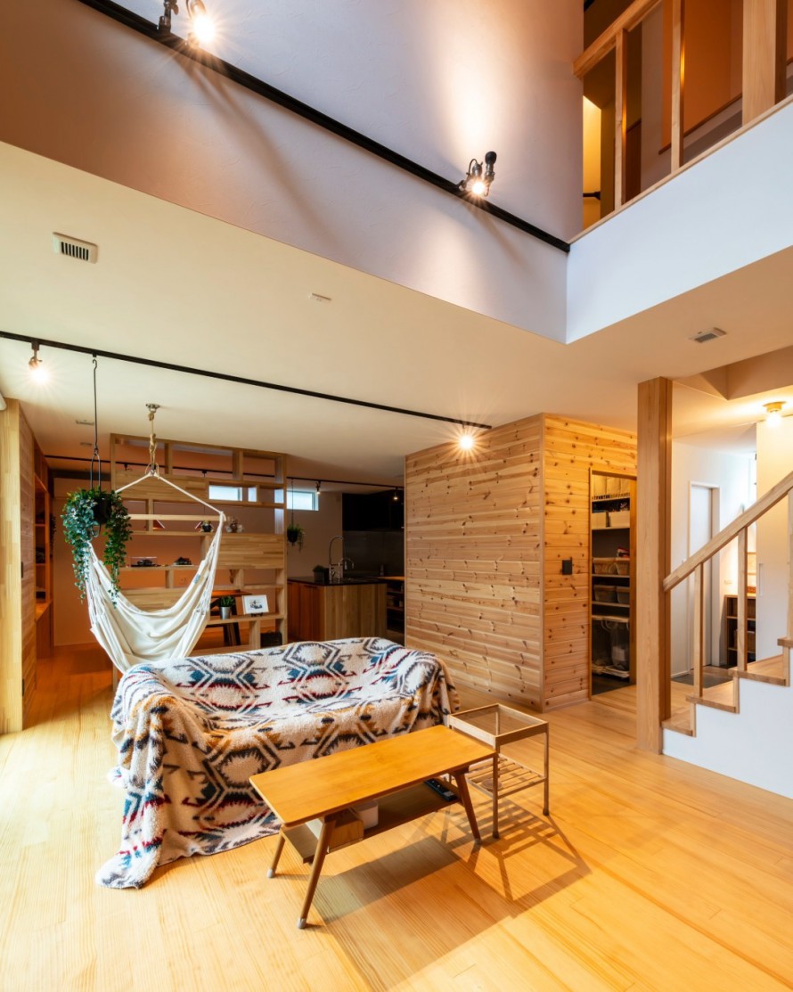 三角の赤屋根が特徴的。完全フルオーダーの山小屋風ハウス